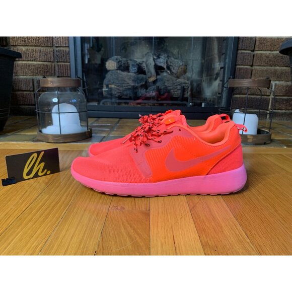Nike Other - Size 10 Nike Roshe Run “Infrared” 642233-600